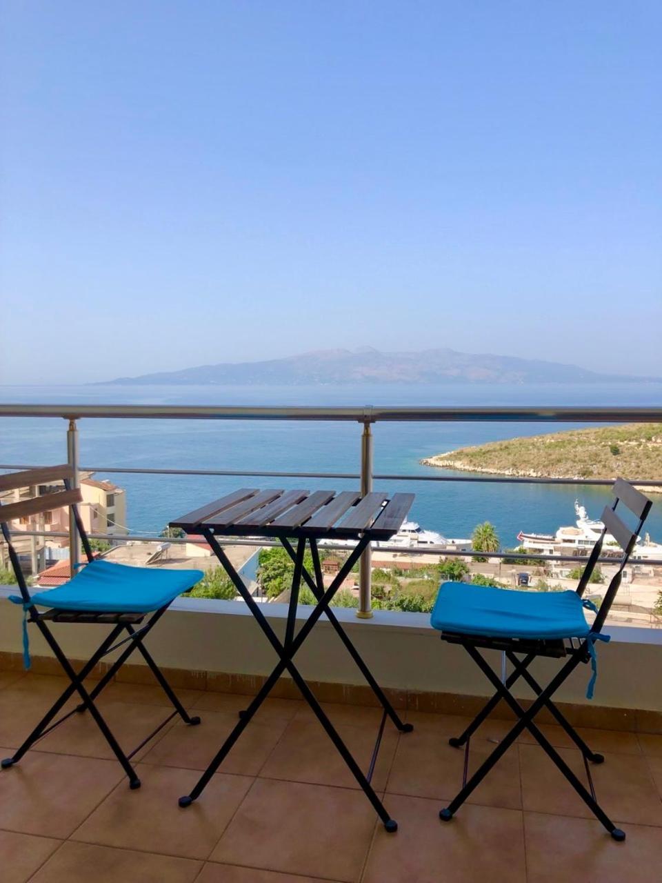 Comfy Blue Sarande Apartment Bagian luar foto