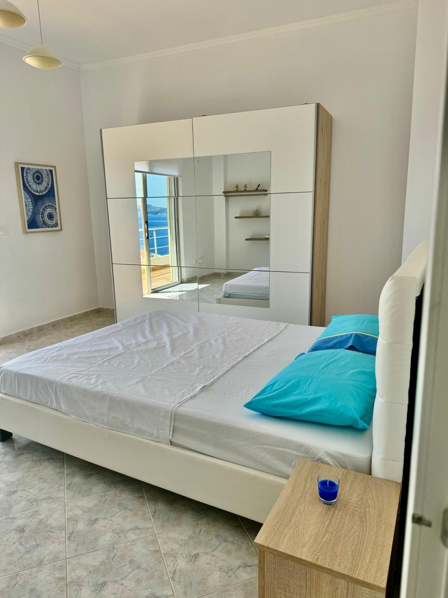 Comfy Blue Sarande Apartment Bagian luar foto