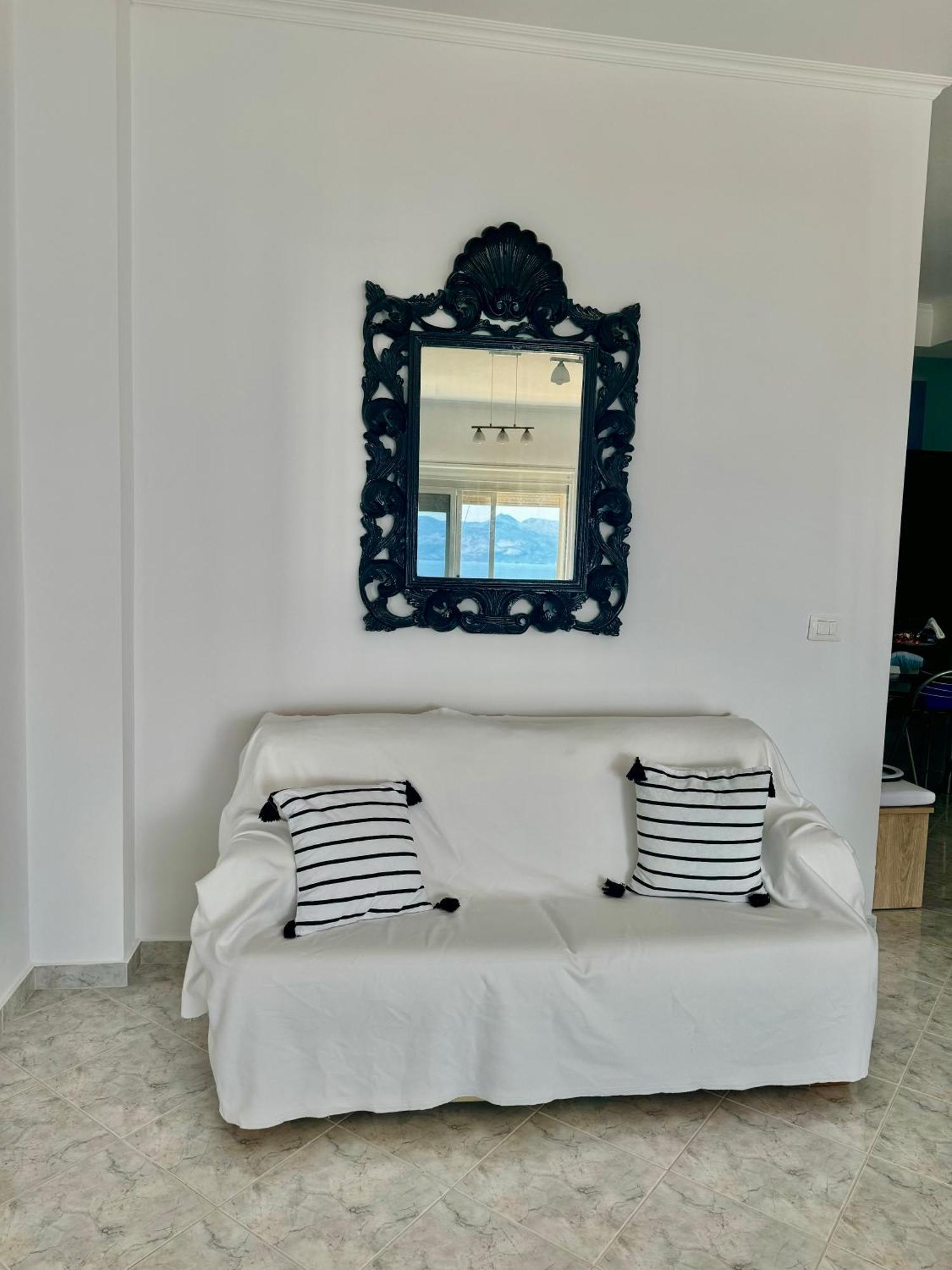Comfy Blue Sarande Apartment Bagian luar foto