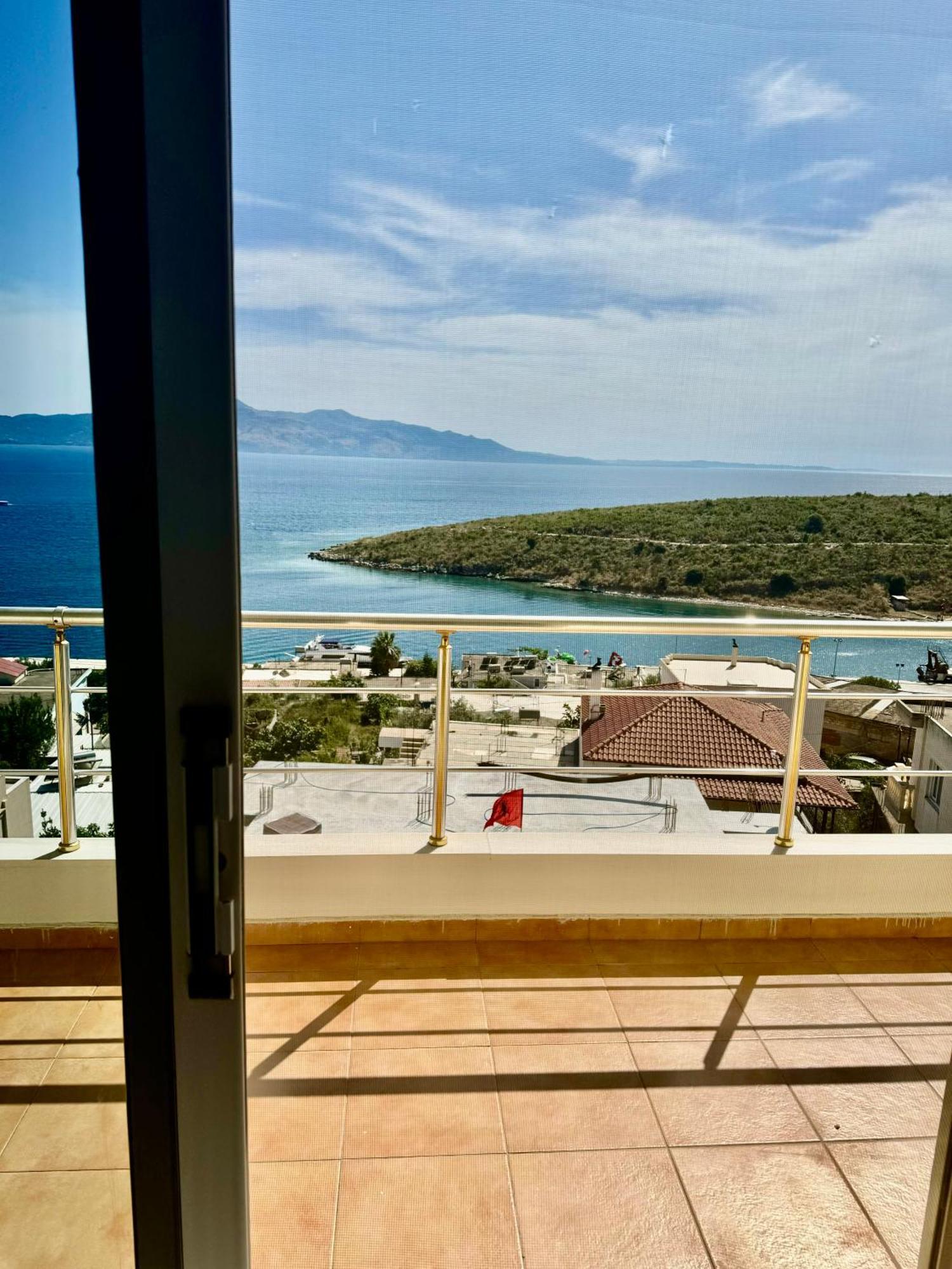 Comfy Blue Sarande Apartment Bagian luar foto
